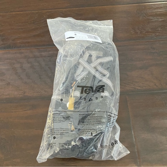 Teva Olowahu Black & Gray Women’s Sandals AGGR - Picture 4 of 8